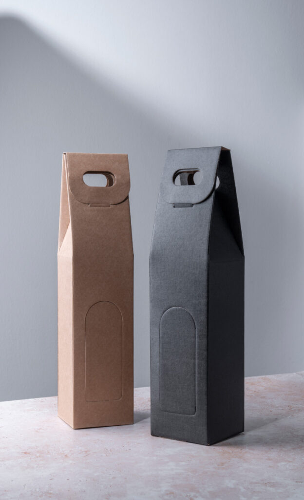 Prototipos físicos de un empaque de producto (bolsas) creados durante un curso de Design Sprint para validar un concepto.